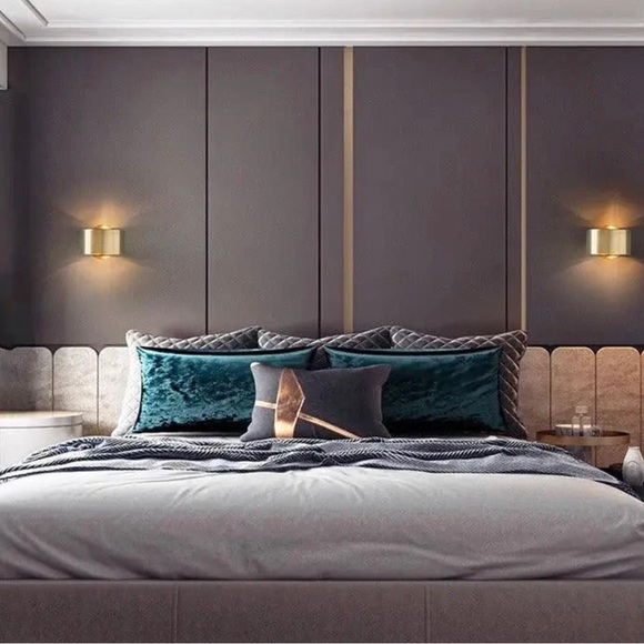 BNIB Beautiful Gold Light Sconce - Picture 3 of 4